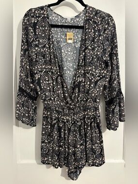 American Eagle Outfitters Black and Light Pink Floral Blouse